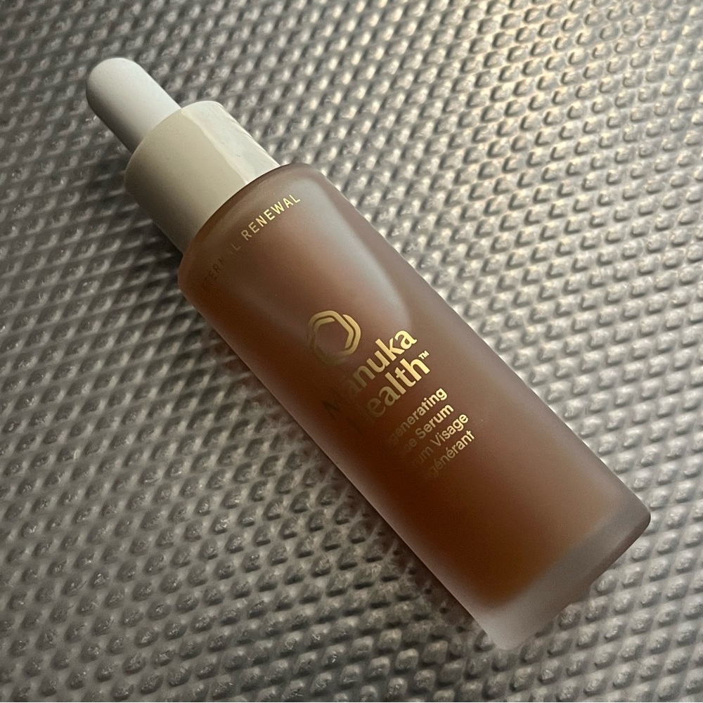 Manuka Health Eternal Renewal Regenerating Face Serum - Picture 2 of 4